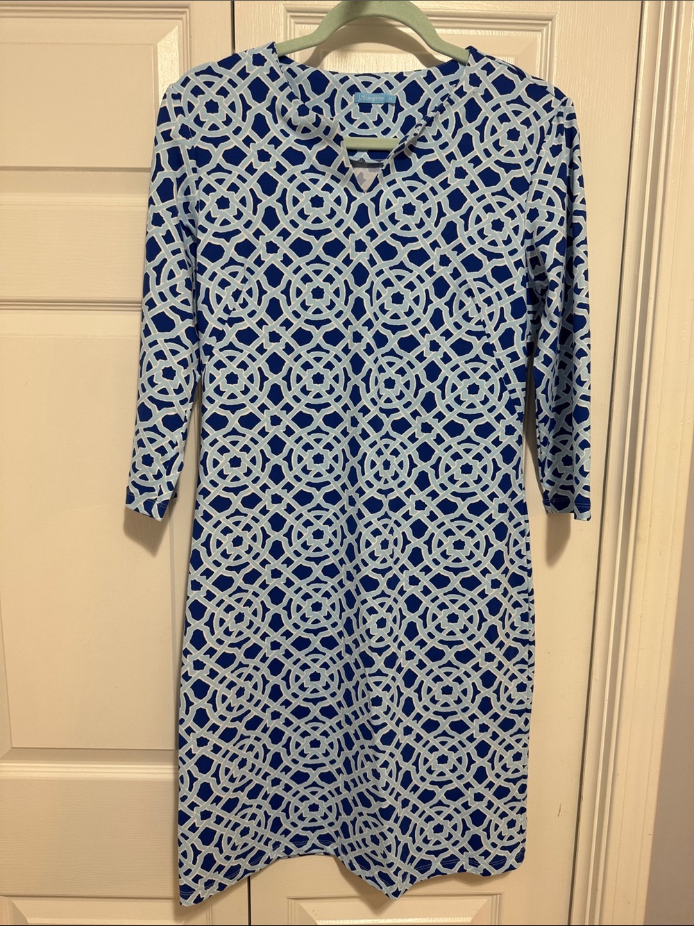 J. McLaughlin Catalina cloth geometric print blue lettuce size M
